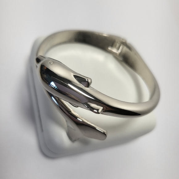 🛍️ | .925 Dolphin Bracelet - Picture 2 of 9